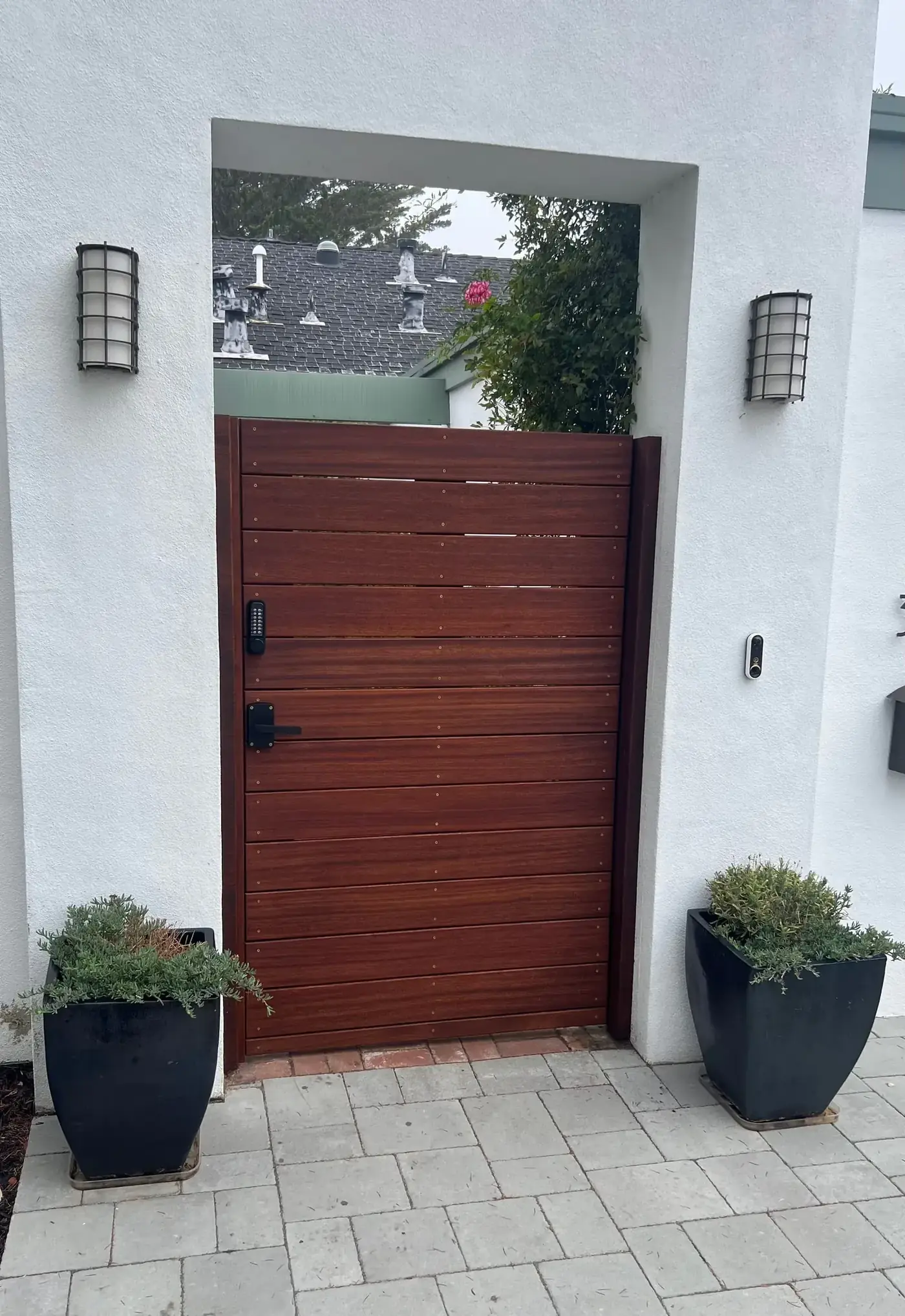Sapele Horizontal Mid-Century Modern — Napa, CA - Entryway Security Gate — handcrafted custom gate by Heartwood Gates, Concord, CA